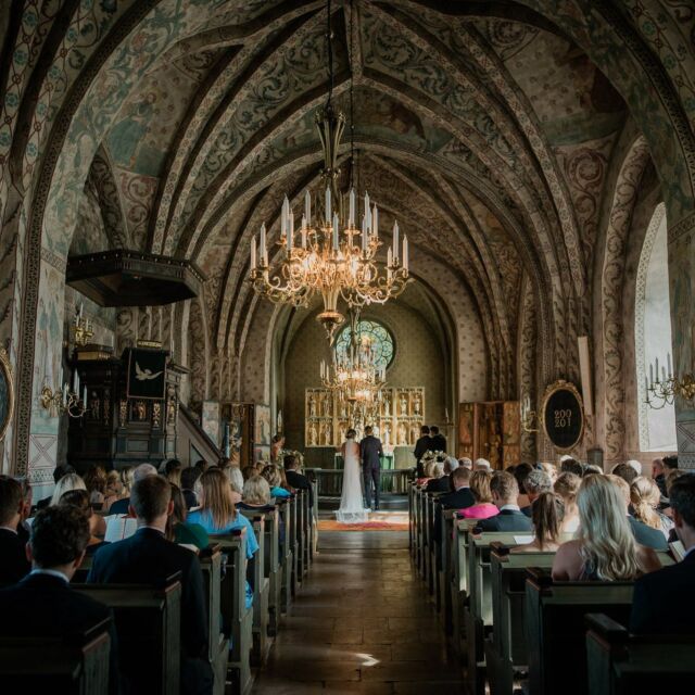 This church is really beautiful with all its decorations. 😍 

#bröllop2024 #bröllopsfotograf #bröllopistadshuset #bröllopsfotografstockholm #wedding2024 #weddingphotographer #weddinginsweden #weddinginstockholm #kyrkbröllop #bröllop